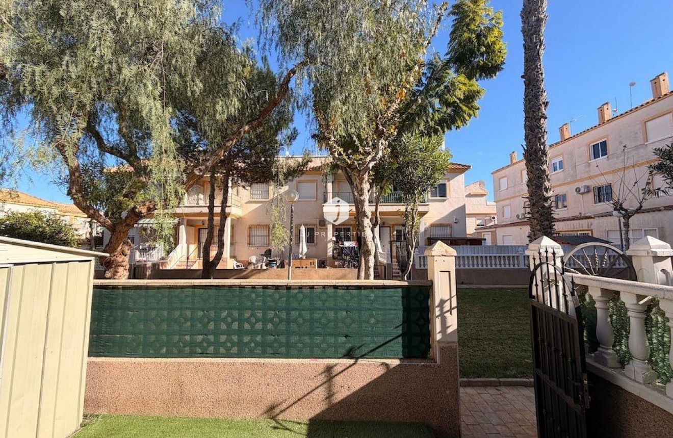 Aus zweiter Hand - Bungalow -
Orihuela Costa - Costa Blanca