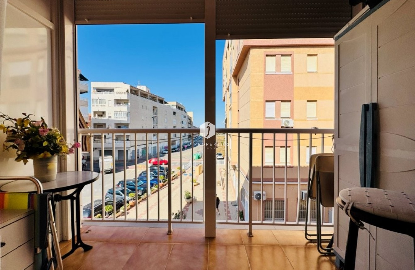 Resale - Apartment / flat -
La Mata - Costa Blanca