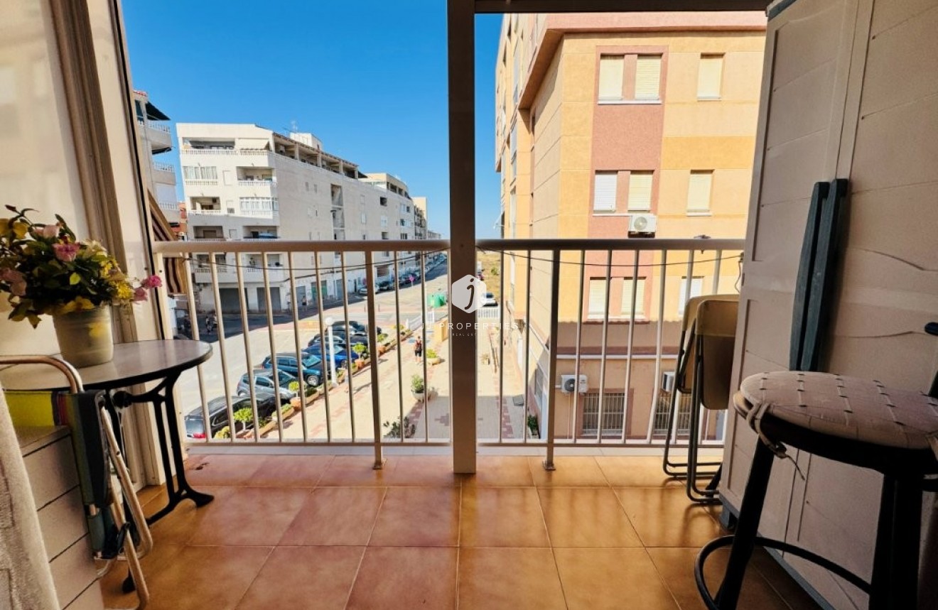 Resale - Apartment / flat -
La Mata - Costa Blanca