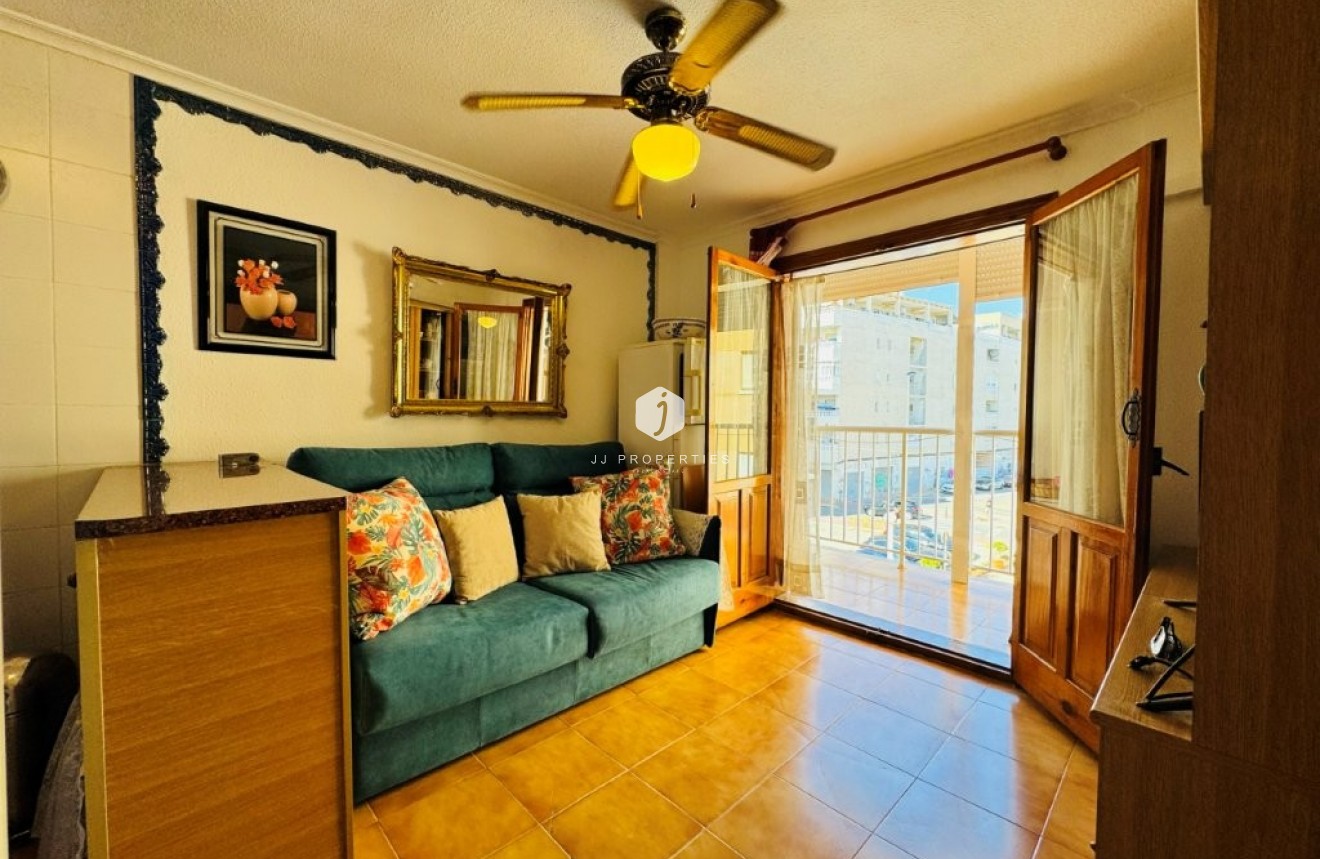 Resale - Apartment / flat -
La Mata - Costa Blanca