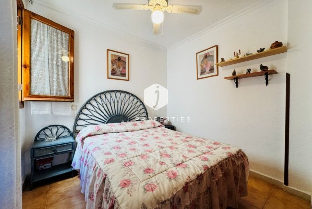 Resale - Apartment / flat -
La Mata - Costa Blanca