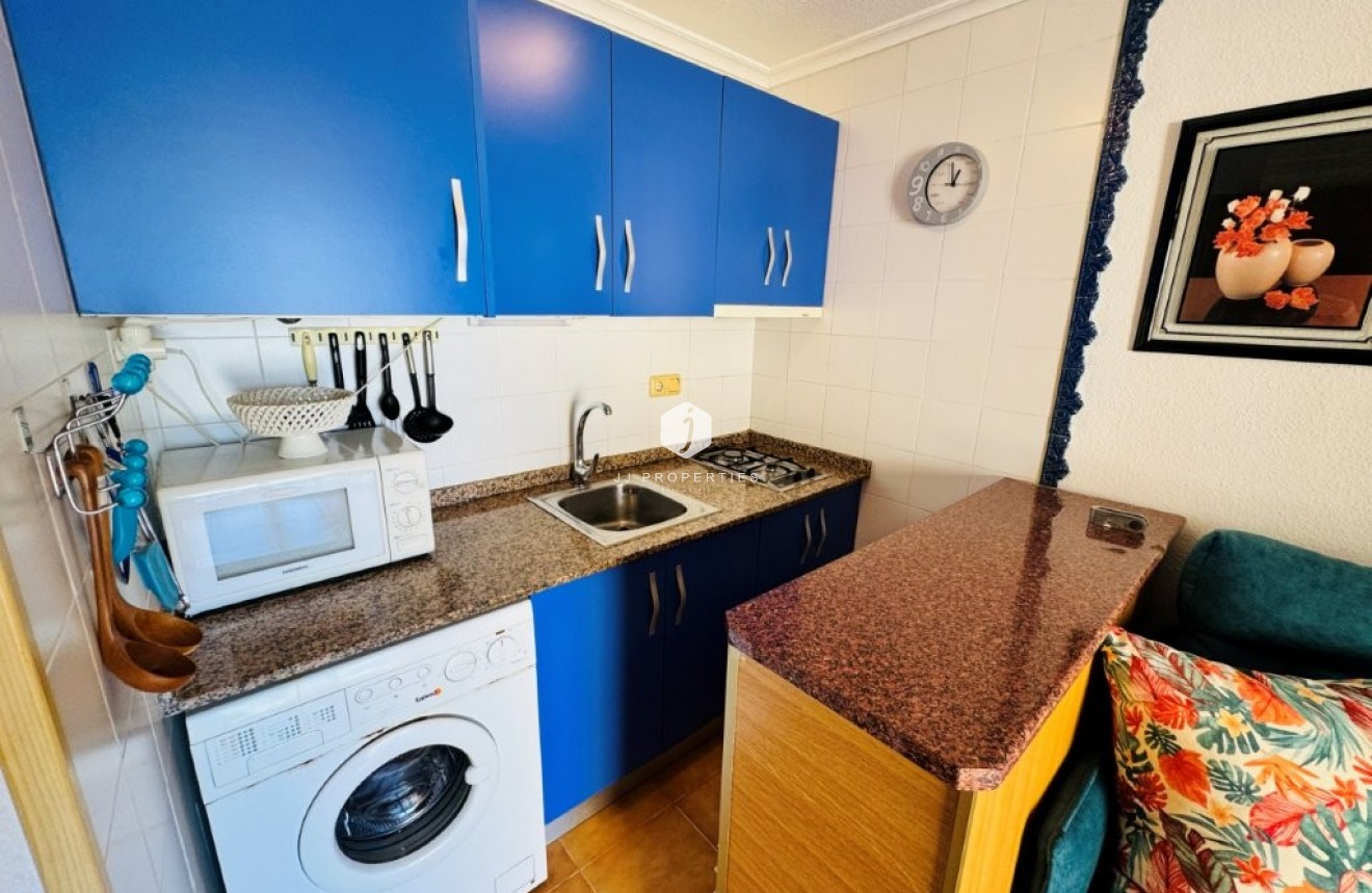 Resale - Apartment / flat -
La Mata - Costa Blanca
