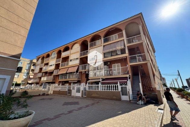Resale - Apartment / flat -
La Mata - Costa Blanca