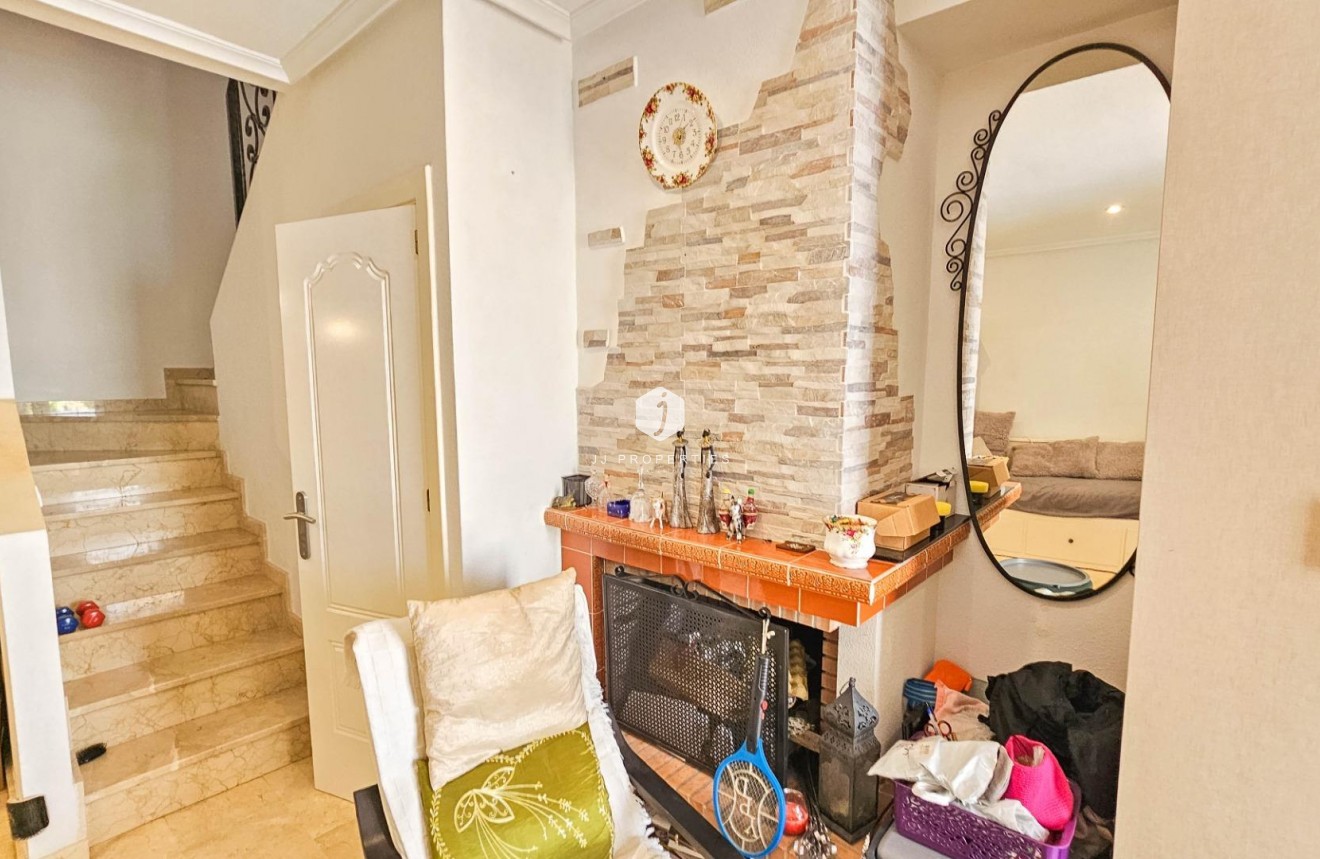 Aus zweiter Hand - Chalet -
Orihuela Costa - PAU 8