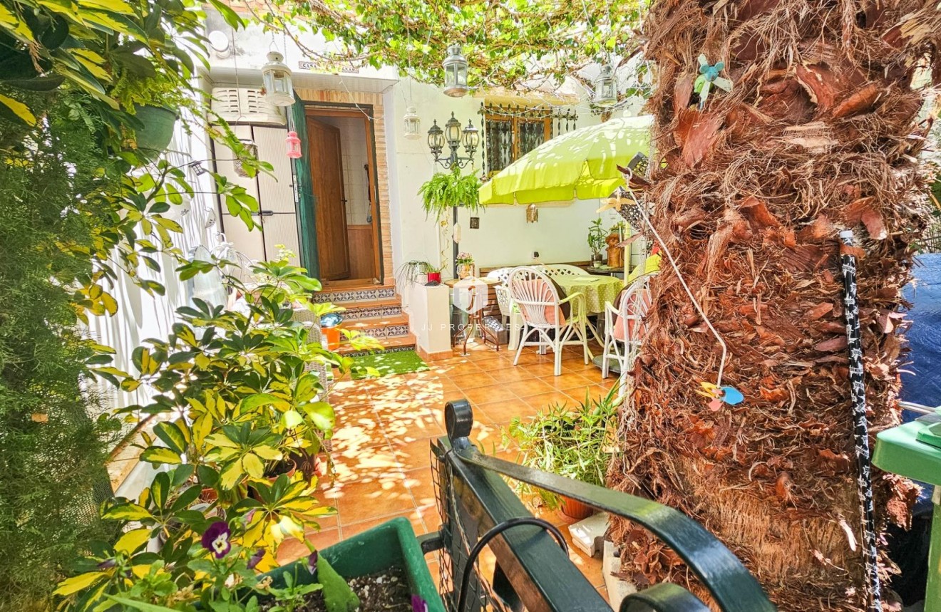 Aus zweiter Hand - Chalet -
Orihuela Costa - PAU 8