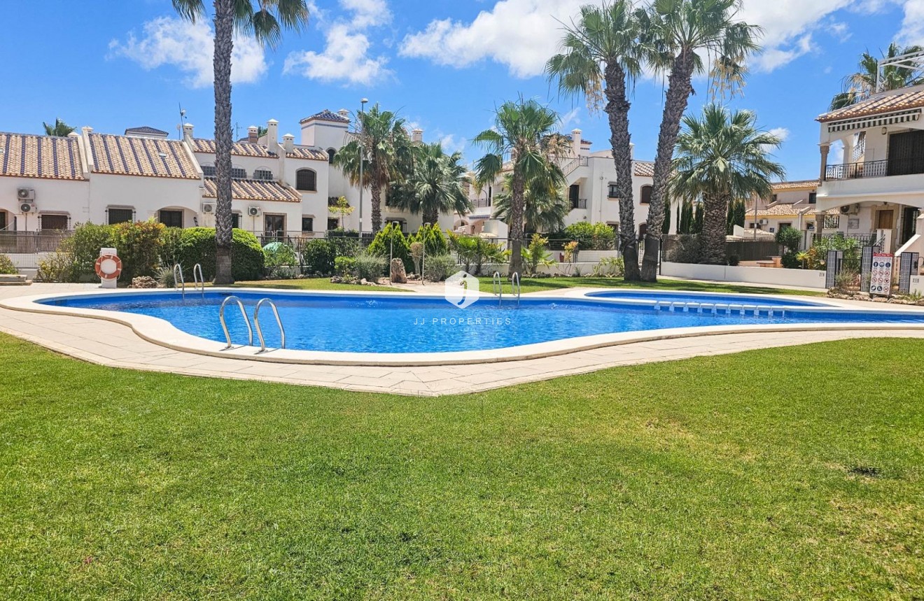 Aus zweiter Hand - Chalet -
Orihuela Costa - PAU 8