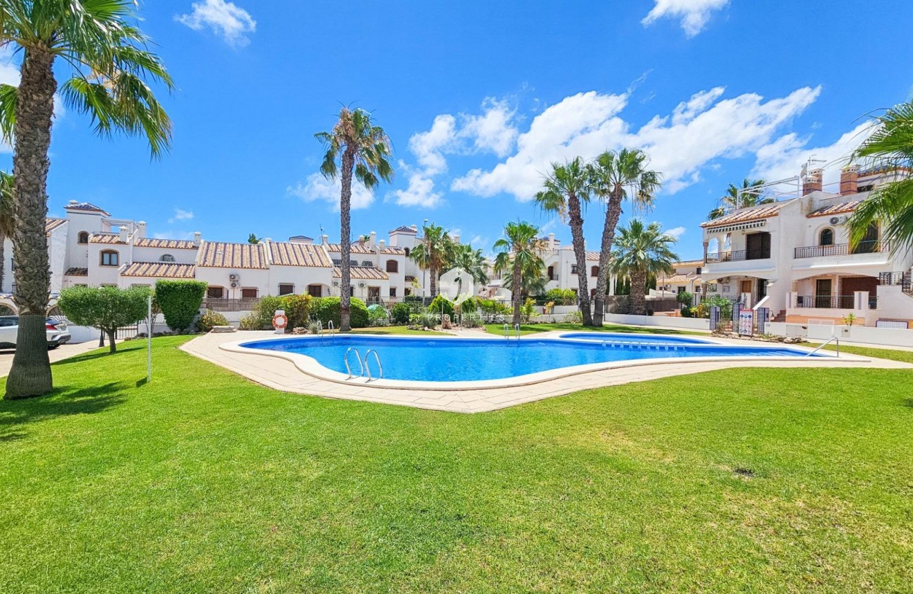 Aus zweiter Hand - Chalet -
Orihuela Costa - PAU 8