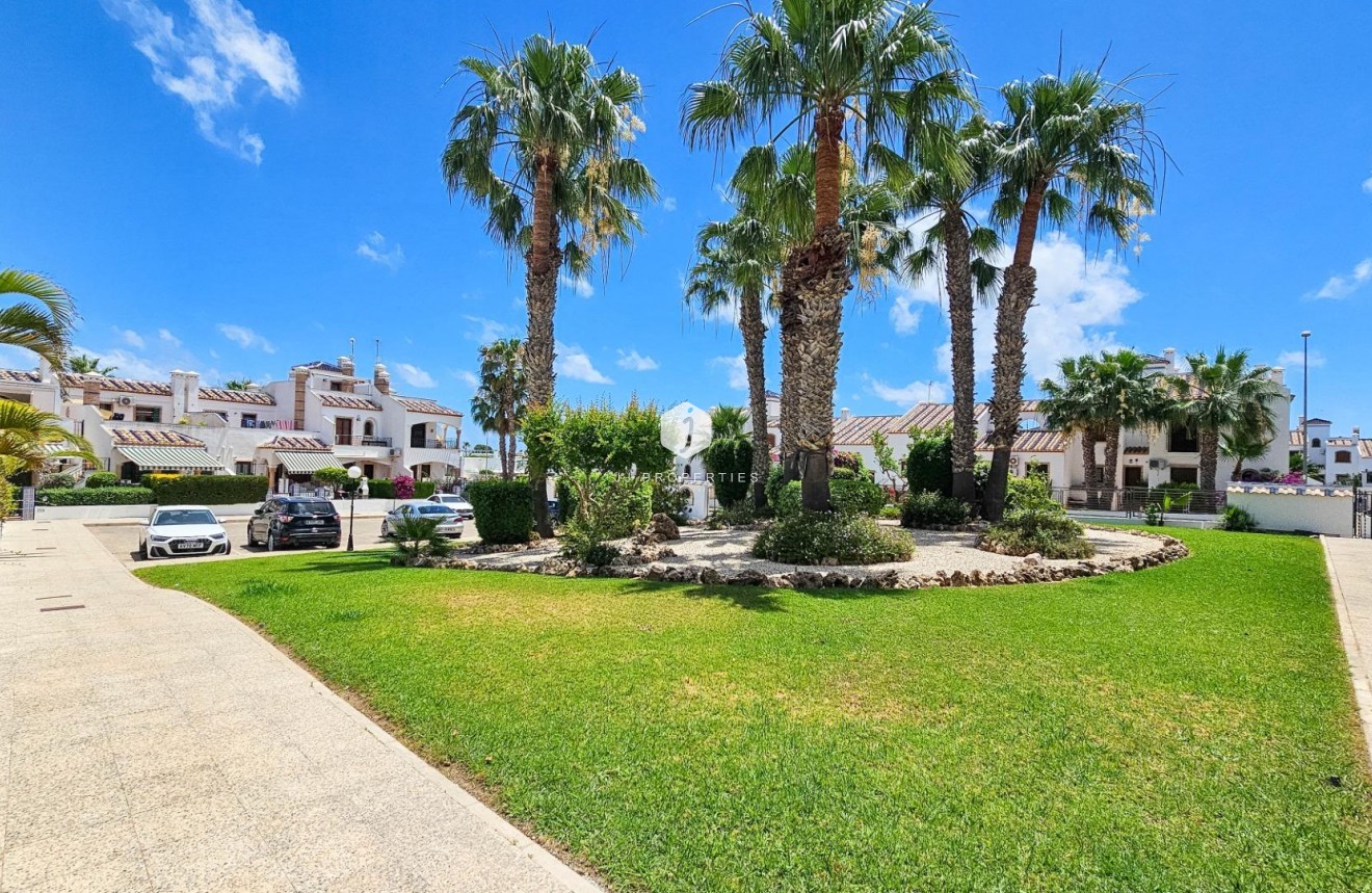 Aus zweiter Hand - Chalet -
Orihuela Costa - PAU 8