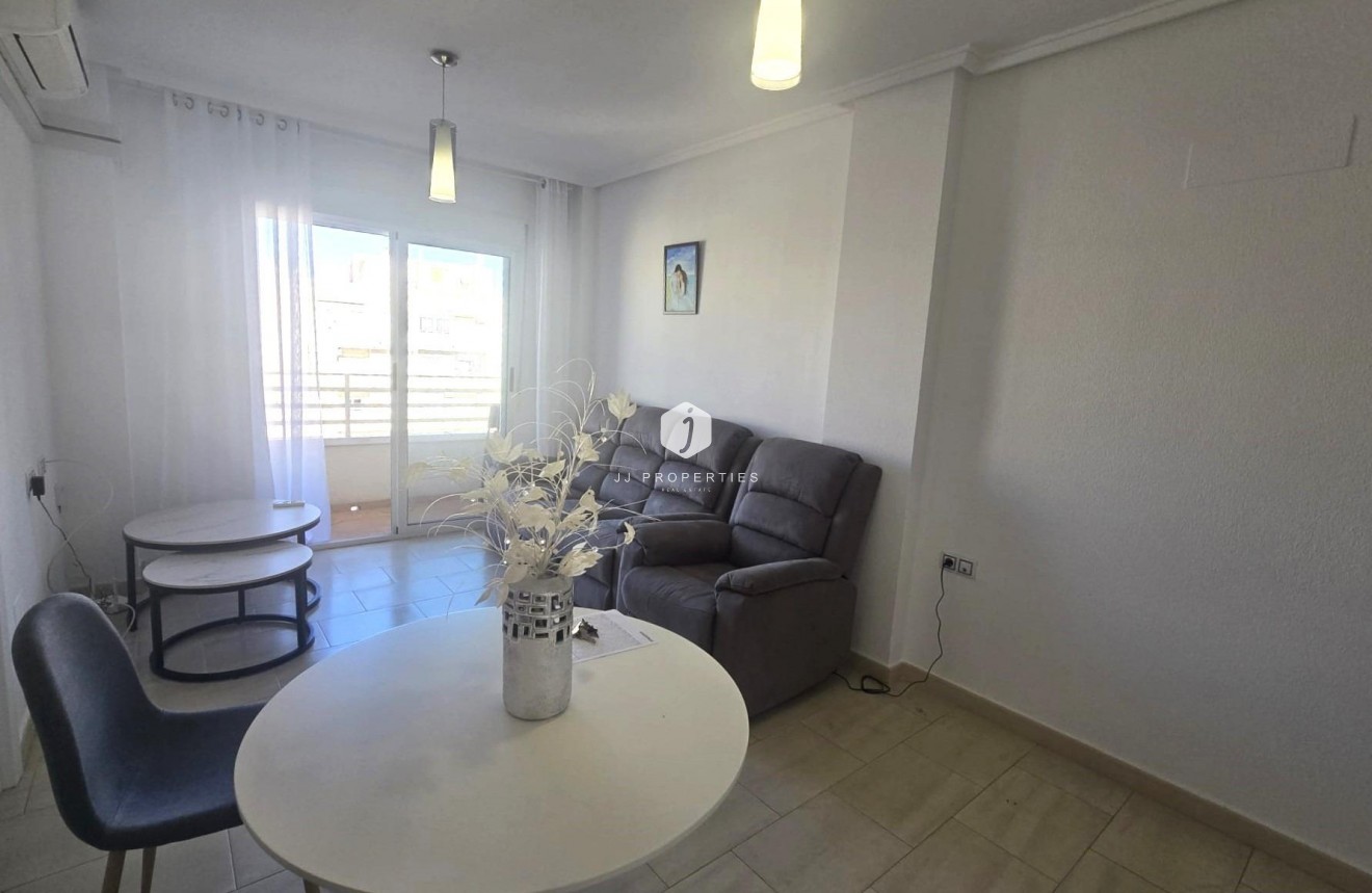 D'occasion - Appartement -
Torrevieja - Centro