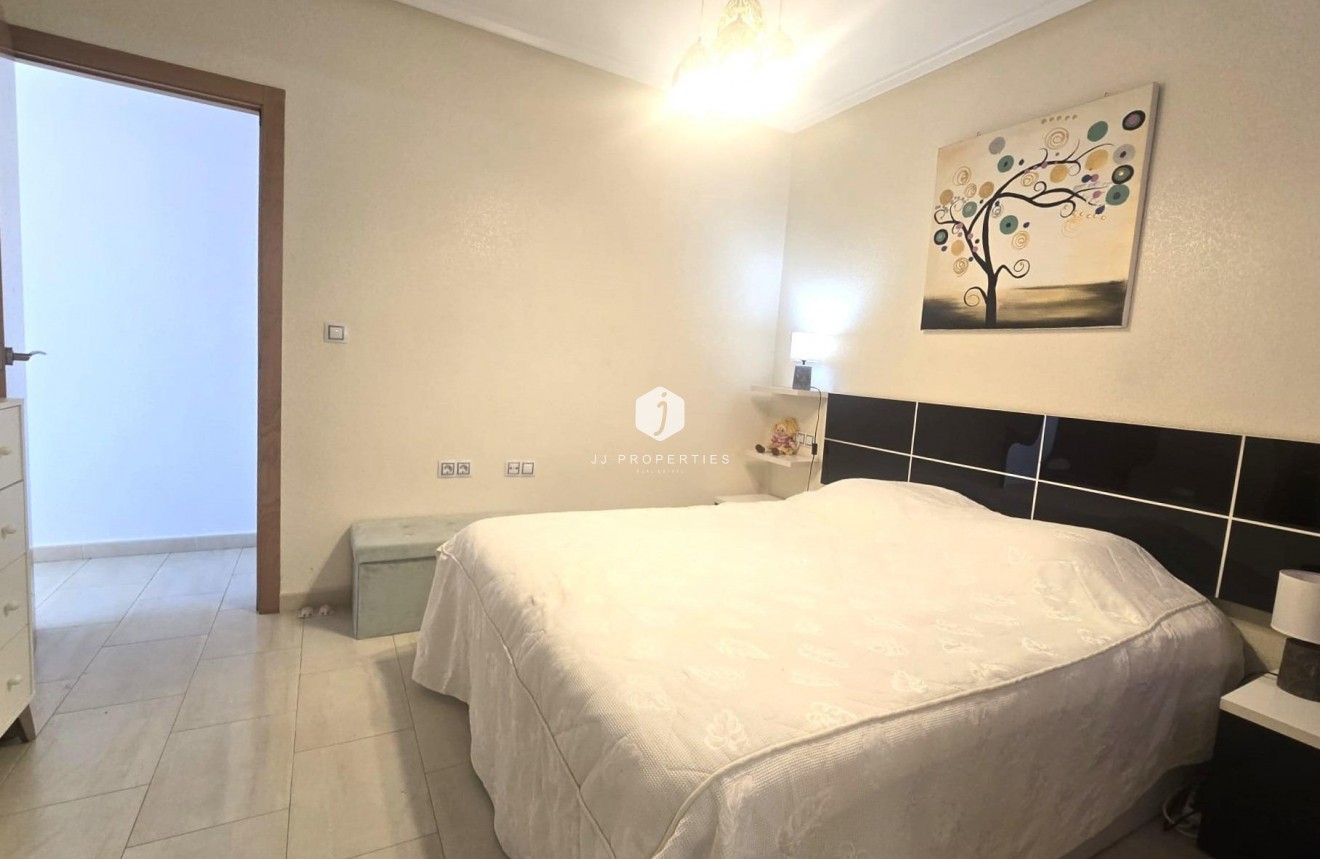 D'occasion - Appartement -
Torrevieja - Centro