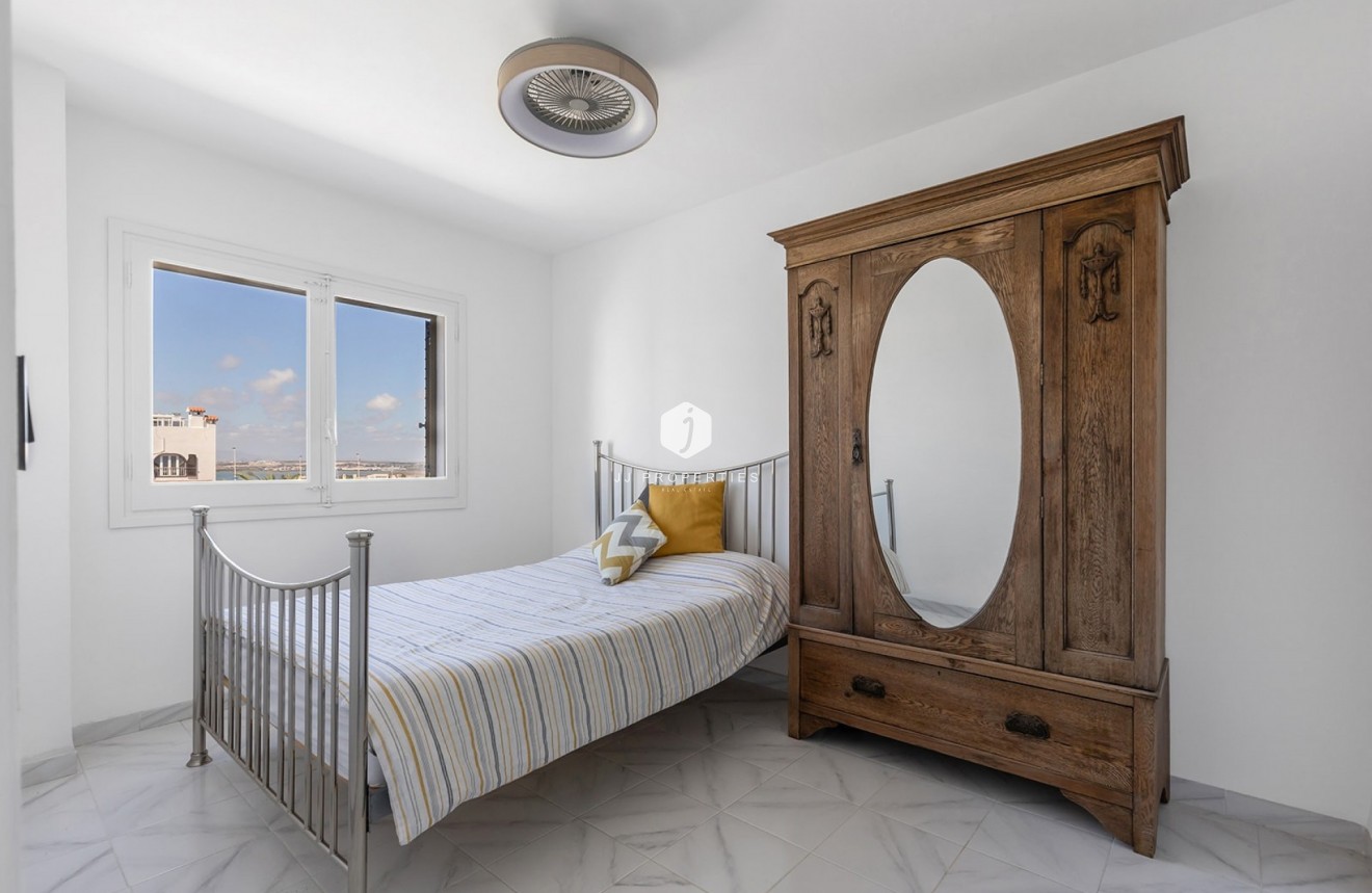 D'occasion - Appartement -
La Mata - Costa Blanca