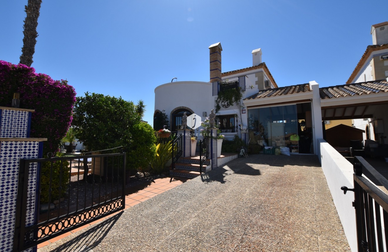 Resale - Villa -
Algorfa - Inland