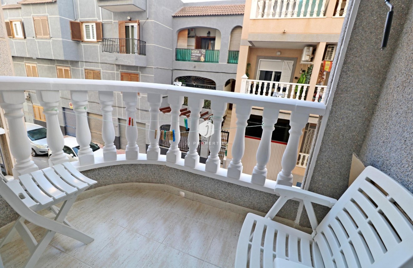 Tweedehands - Appartement / flat -
Torrevieja - Acequion
