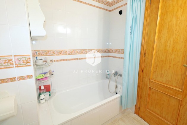 Tweedehands - Appartement / flat -
Torrevieja - Acequion