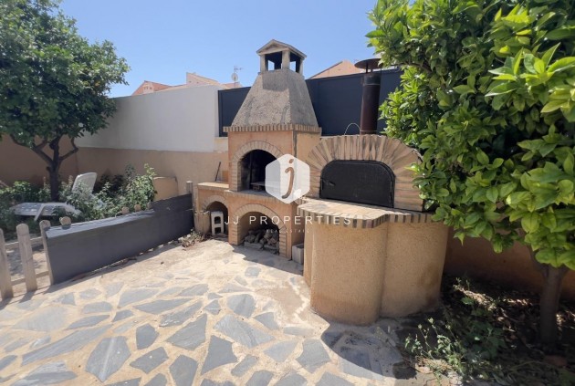 D'occasion - Villa -
Torrevieja - aguas nuevas