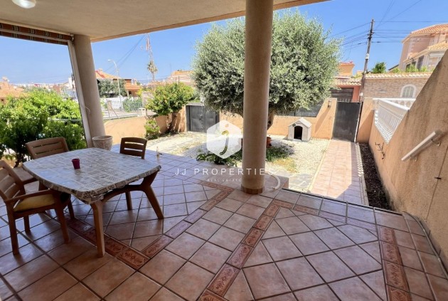 D'occasion - Villa -
Torrevieja - aguas nuevas