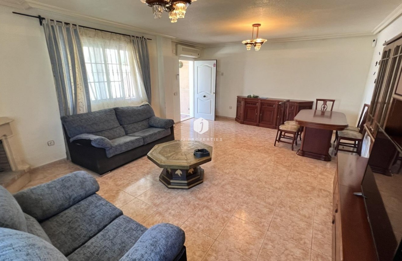 D'occasion - Villa -
Torrevieja - aguas nuevas