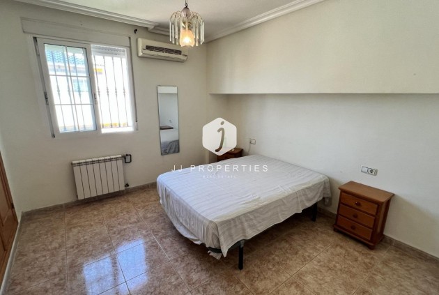 D'occasion - Villa -
Torrevieja - aguas nuevas