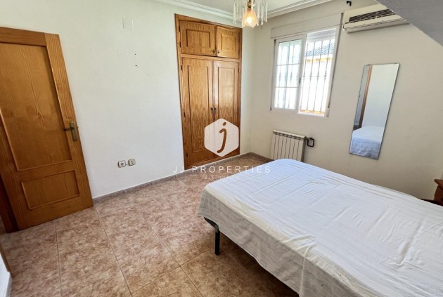 D'occasion - Villa -
Torrevieja - aguas nuevas