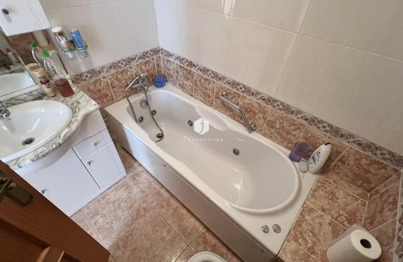 D'occasion - Villa -
Torrevieja - aguas nuevas