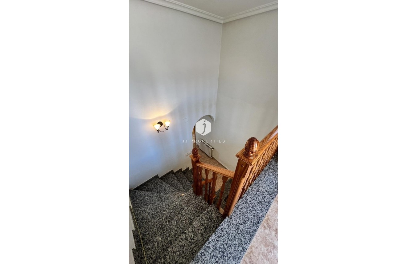 D'occasion - Villa -
Torrevieja - aguas nuevas