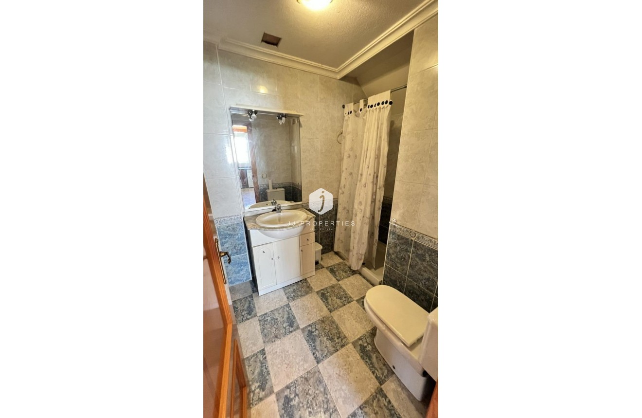 D'occasion - Villa -
Torrevieja - aguas nuevas