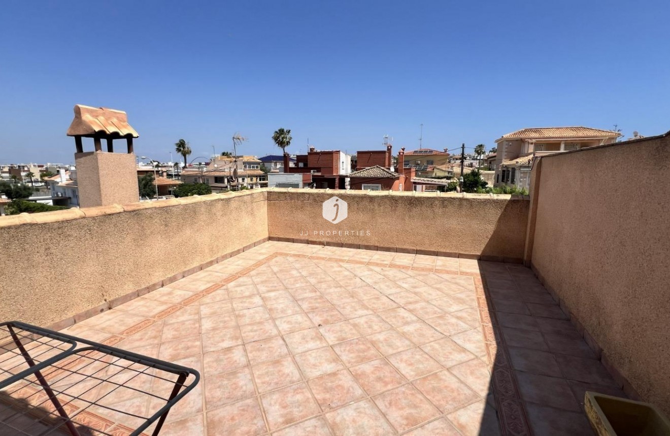 D'occasion - Villa -
Torrevieja - aguas nuevas