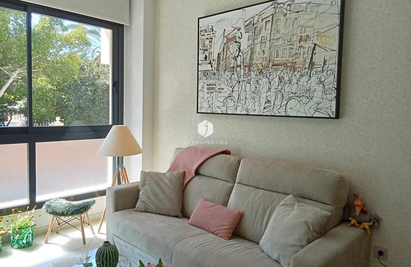 D'occasion - Appartement -
Torrevieja - Estacion de autobuses