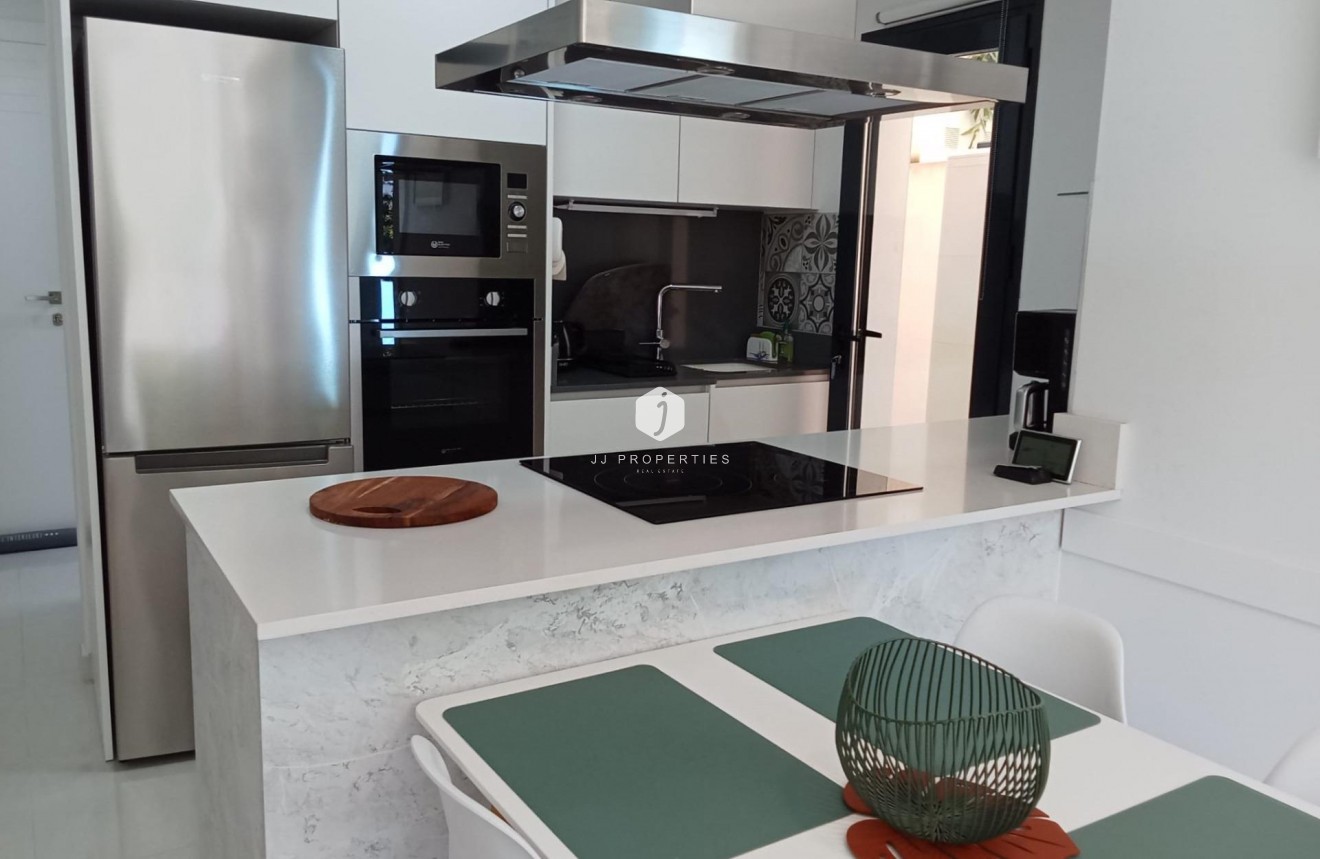 D'occasion - Appartement -
Torrevieja - Estacion de autobuses