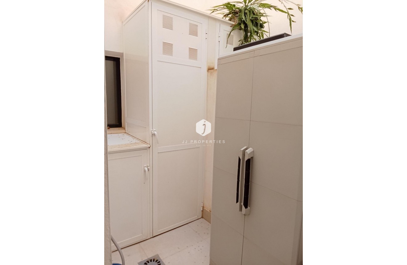 D'occasion - Appartement -
Torrevieja - Estacion de autobuses