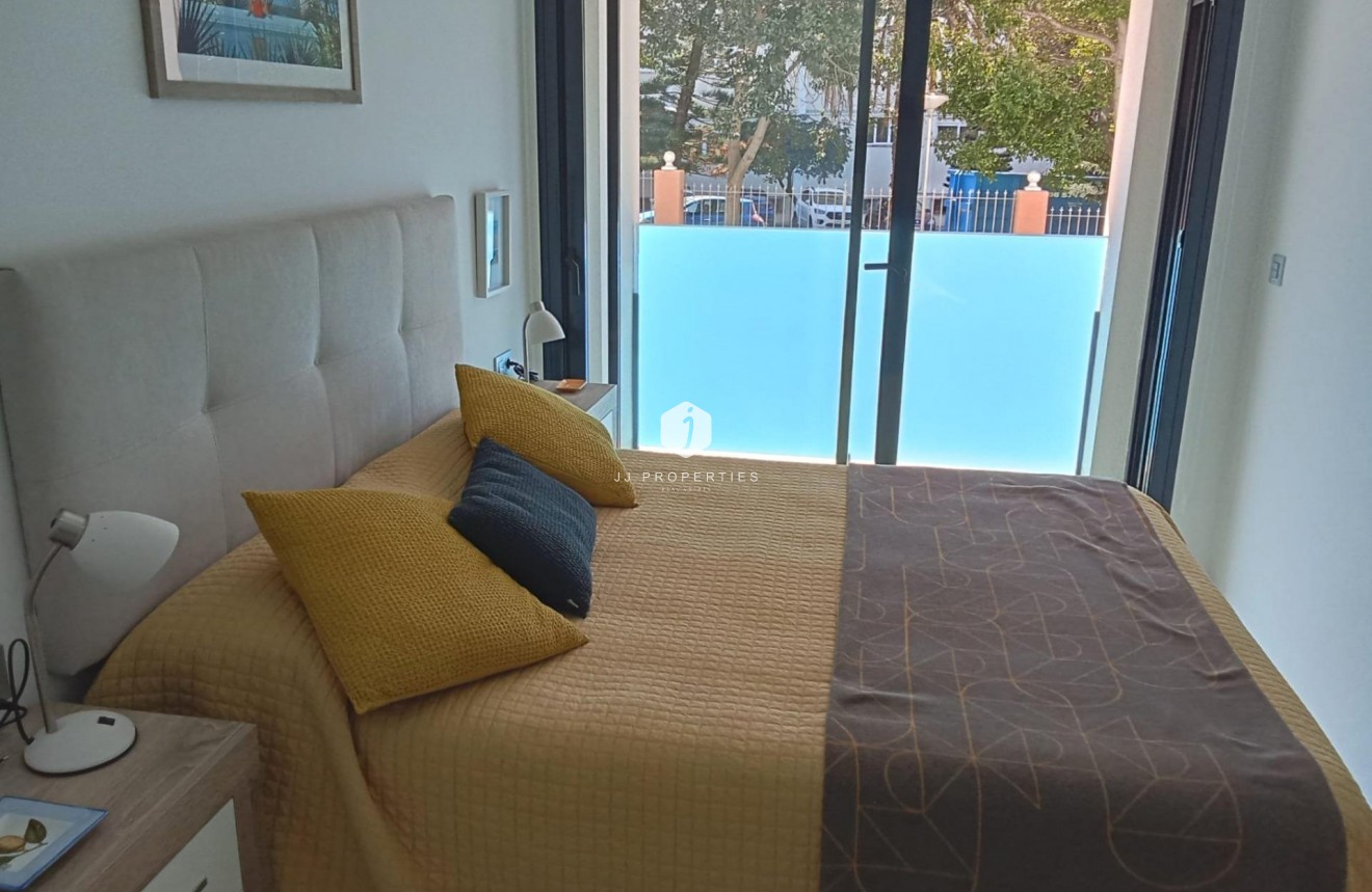 D'occasion - Appartement -
Torrevieja - Estacion de autobuses