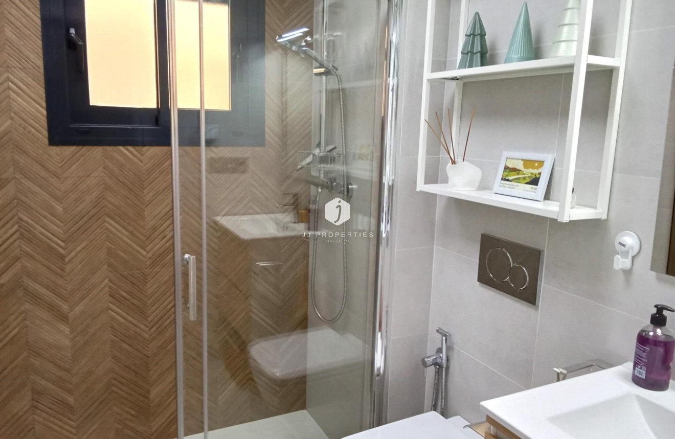 D'occasion - Appartement -
Torrevieja - Estacion de autobuses