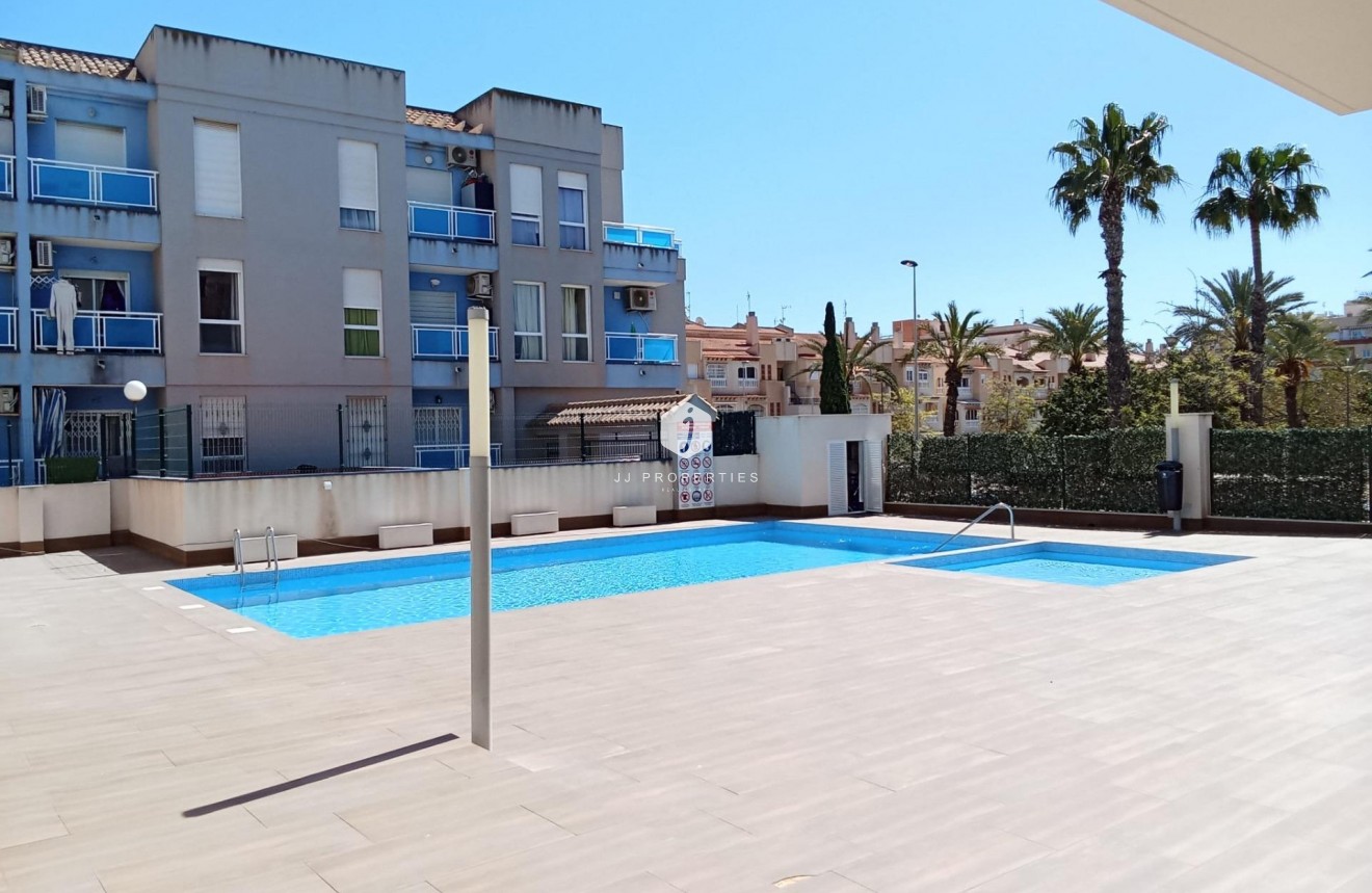 D'occasion - Appartement -
Torrevieja - Estacion de autobuses