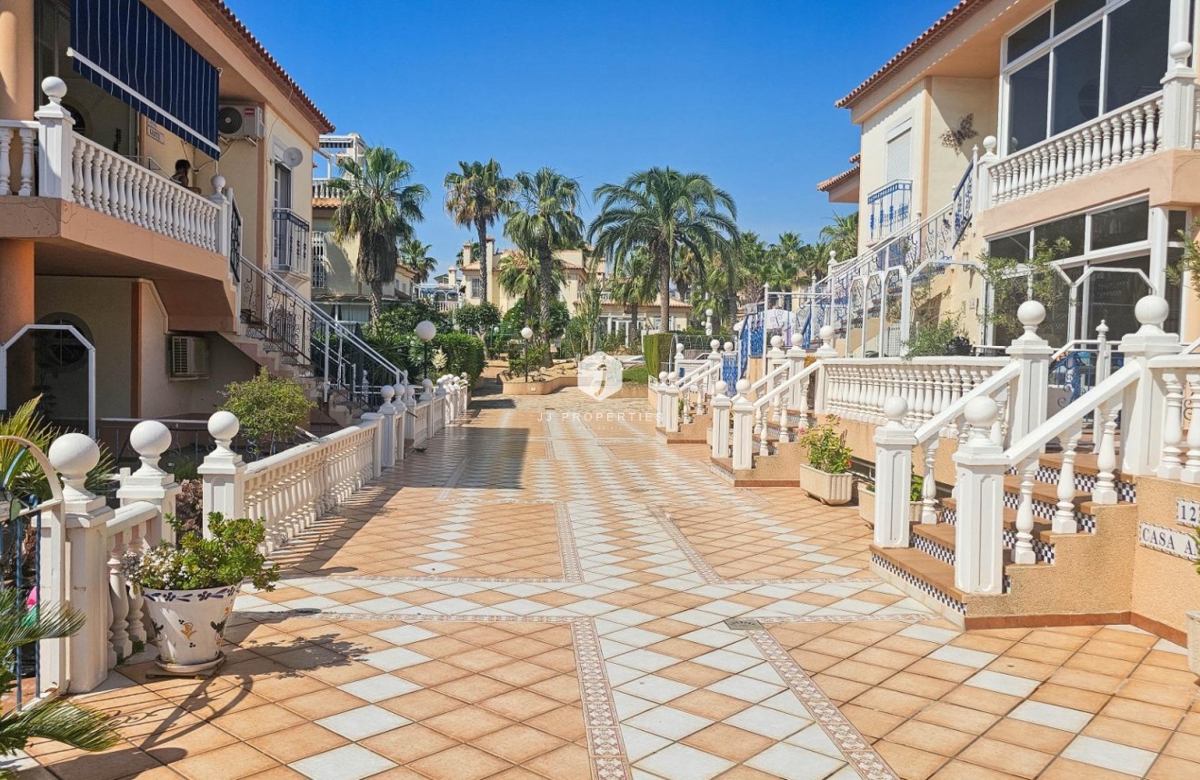 Aus zweiter Hand - Bungalow -
Orihuela Costa - Los Altos
