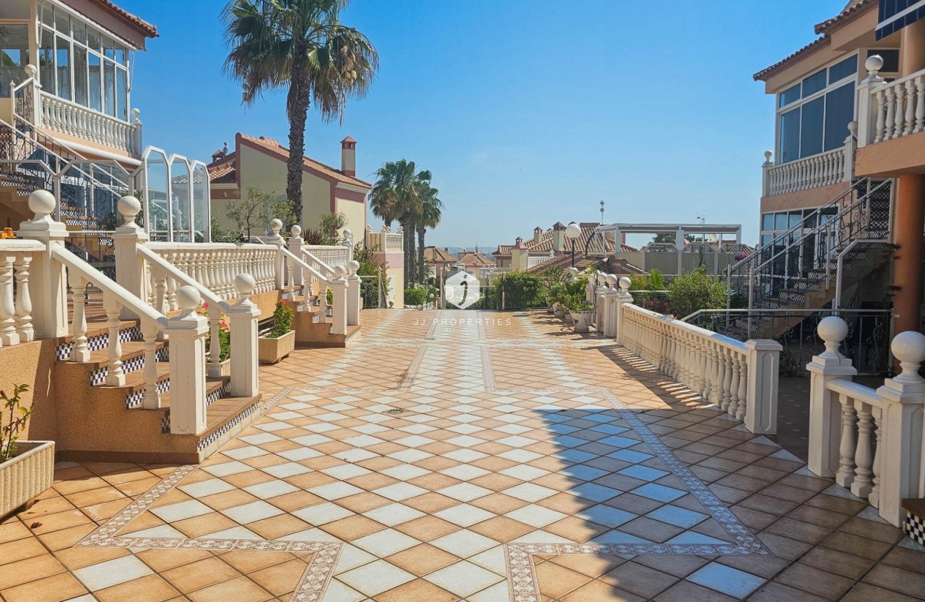 Aus zweiter Hand - Bungalow -
Orihuela Costa - Los Altos