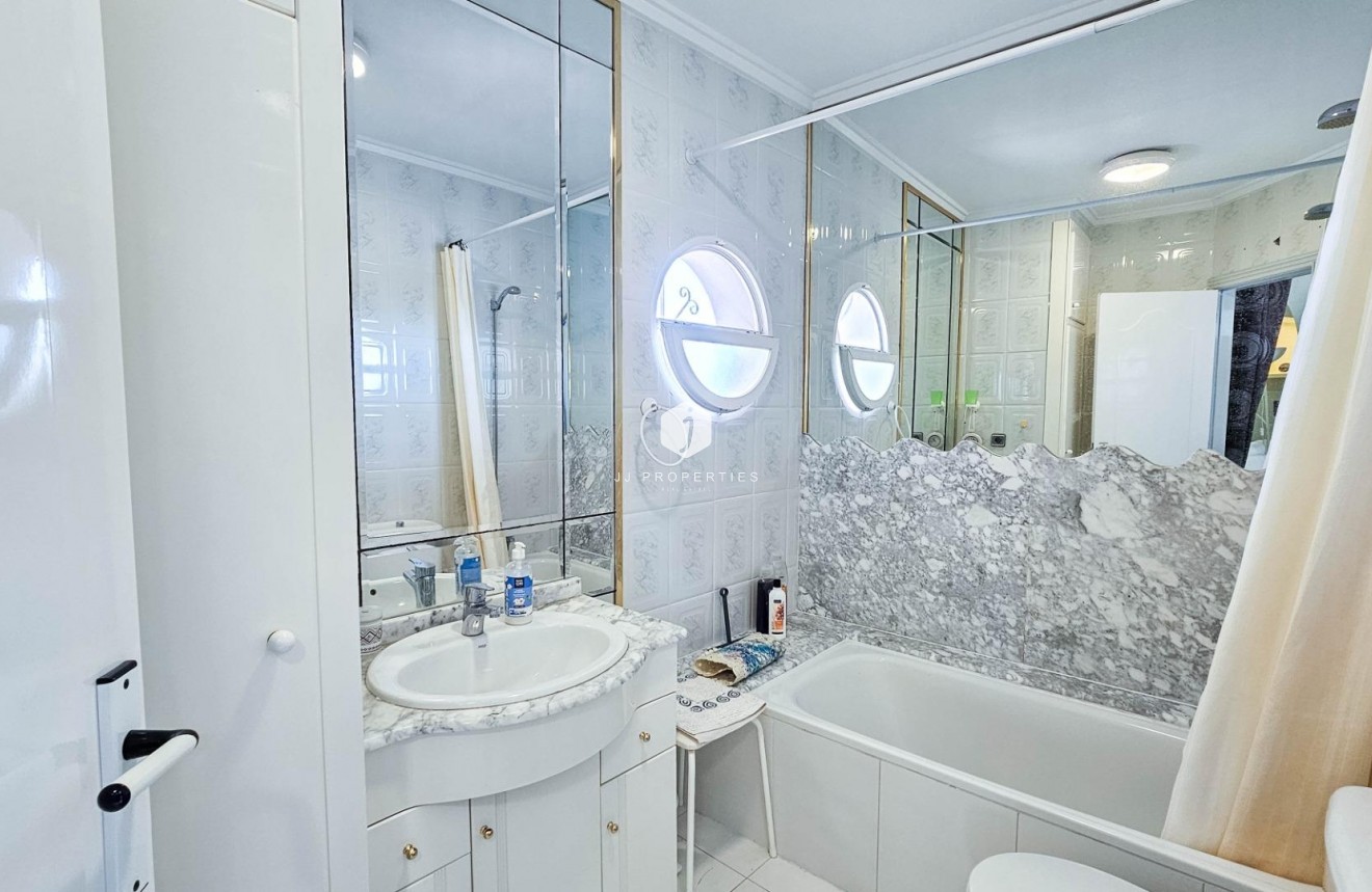 Aus zweiter Hand - Bungalow -
Orihuela Costa - Los Altos
