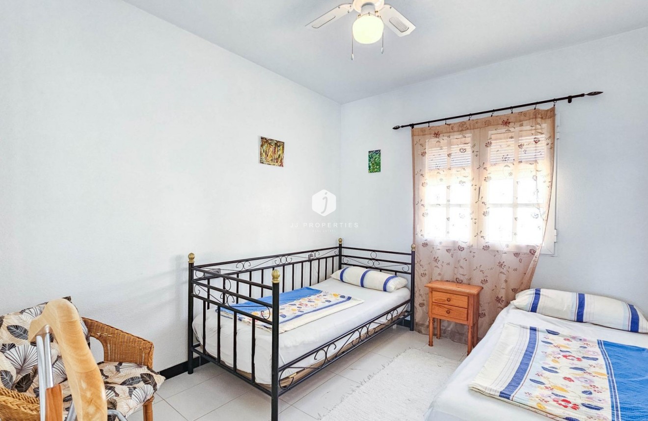 Aus zweiter Hand - Bungalow -
Orihuela Costa - Los Altos