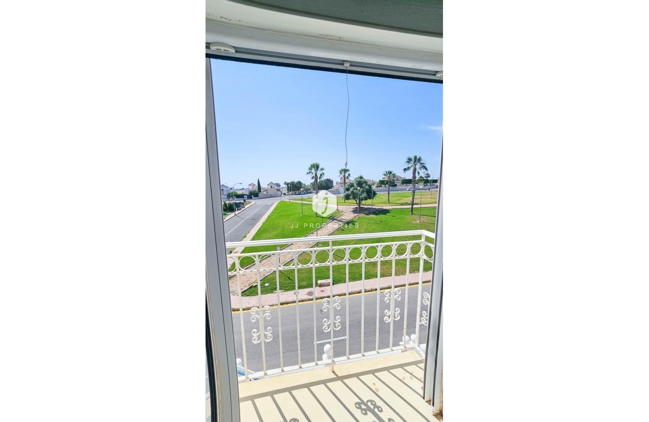 Aus zweiter Hand - Bungalow -
Orihuela Costa - Los Altos