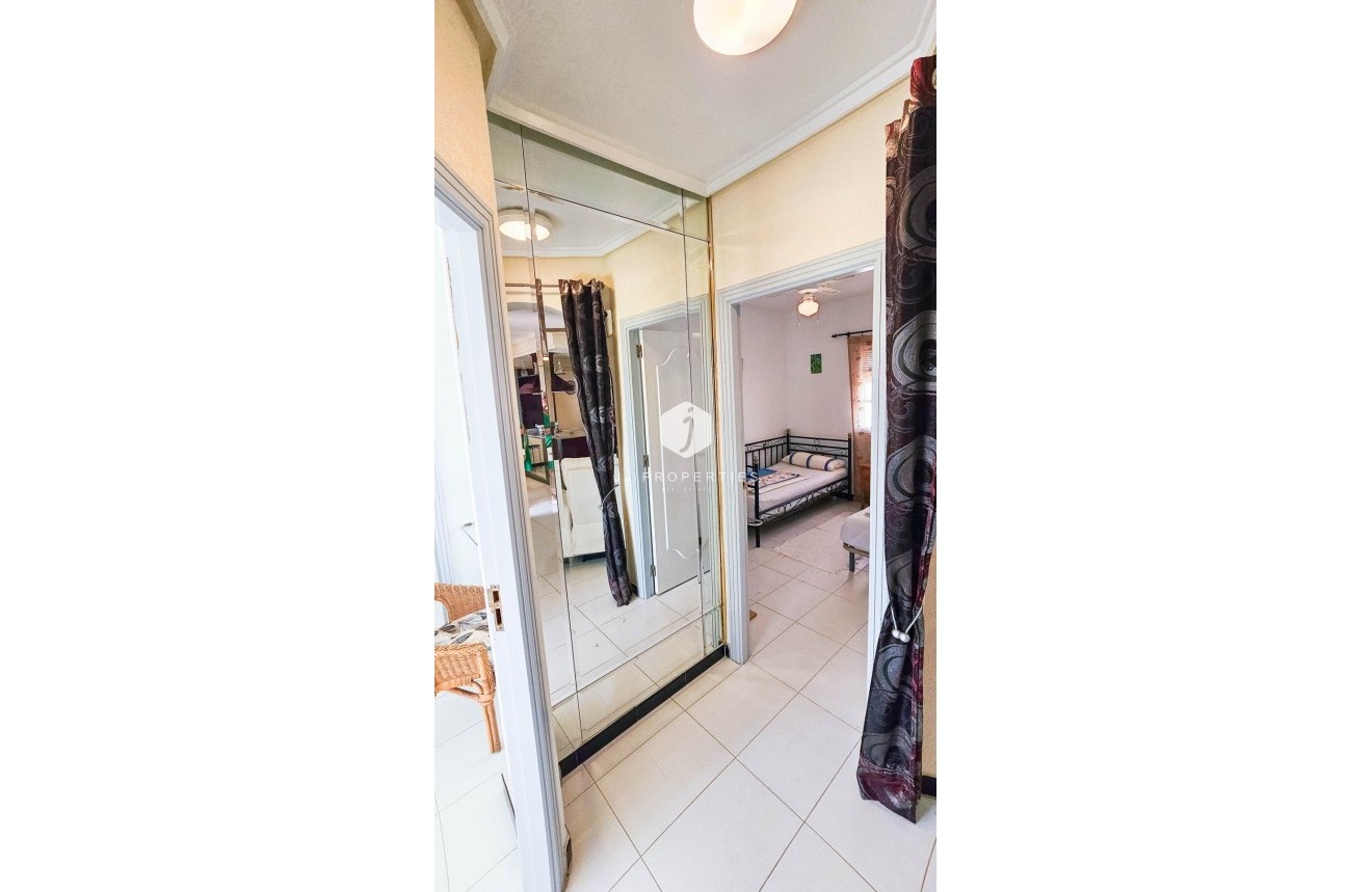 Aus zweiter Hand - Bungalow -
Orihuela Costa - Los Altos