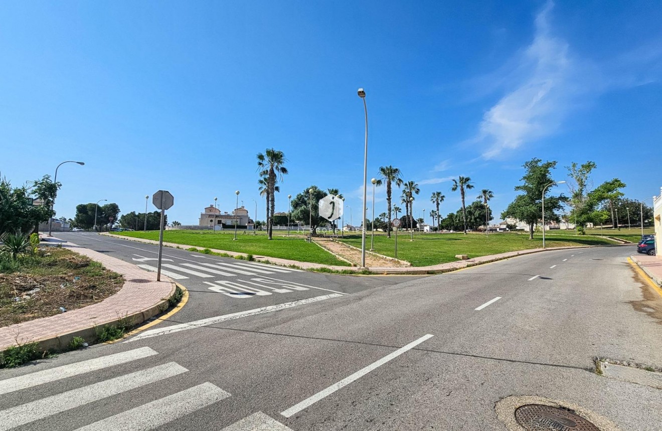 Aus zweiter Hand - Bungalow -
Orihuela Costa - Los Altos