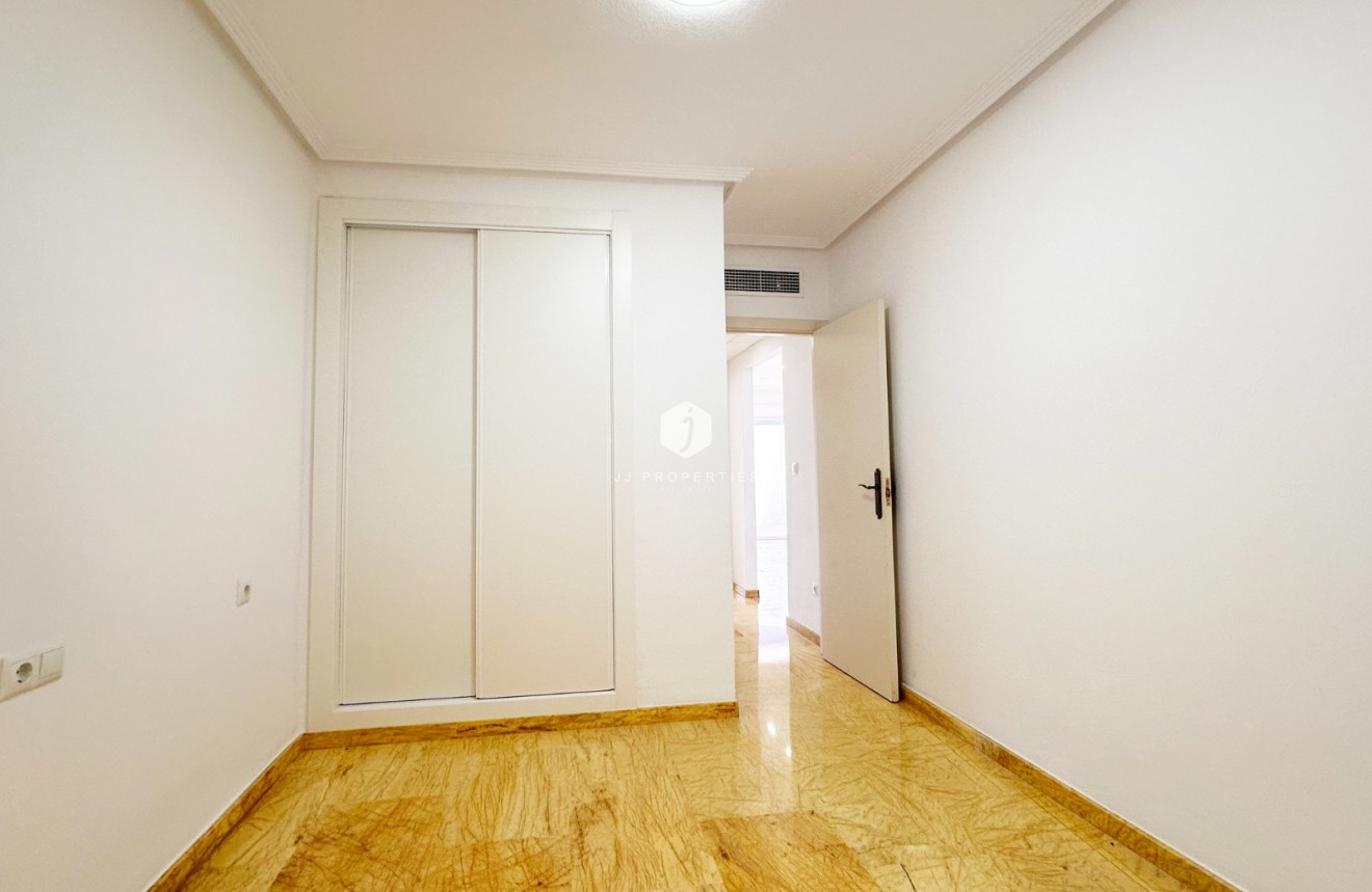 Tweedehands - Appartement / flat -
Orihuela Costa - Costa Blanca