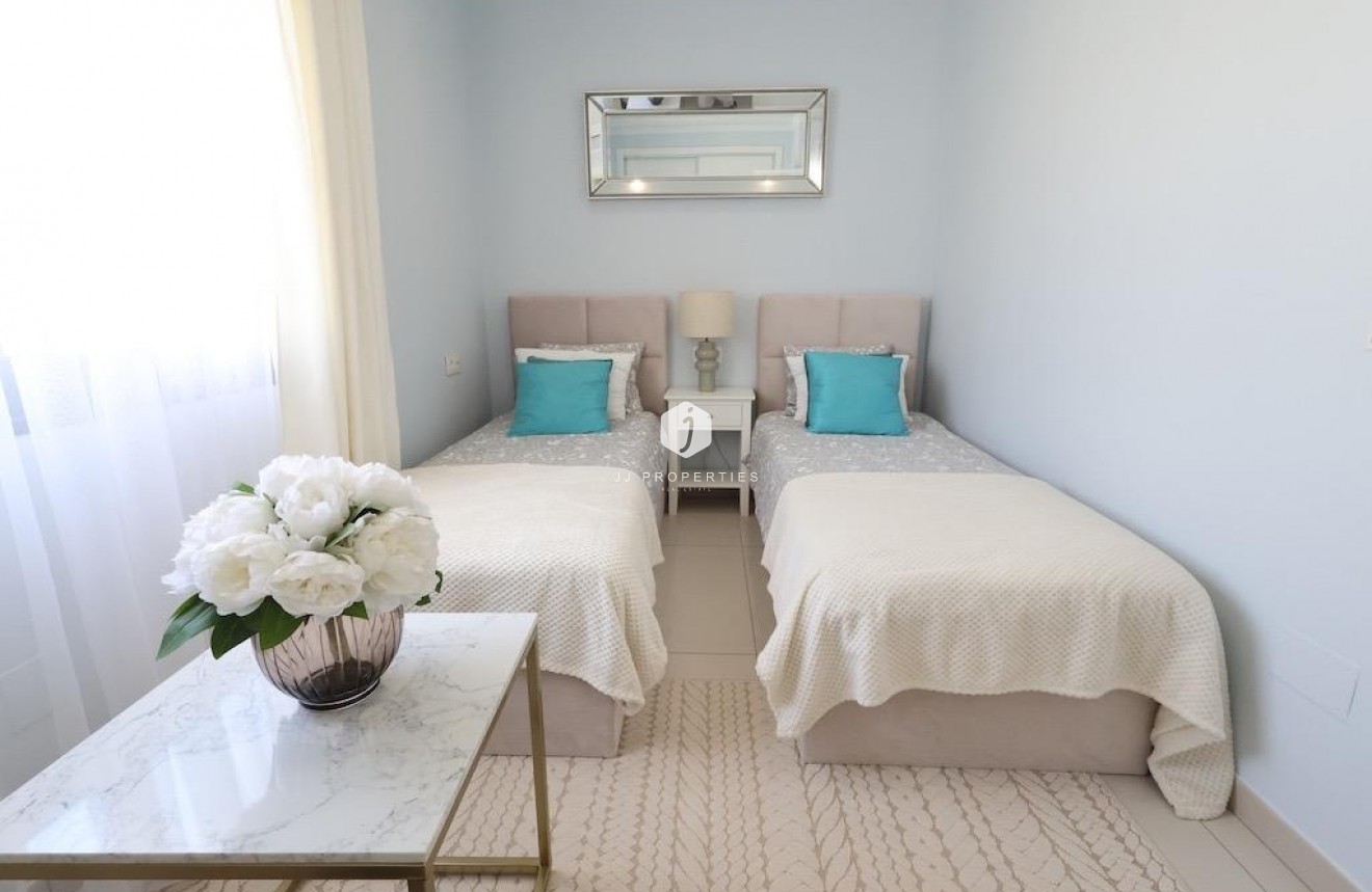 Resale - Duplex -
Orihuela Costa - Costa Blanca