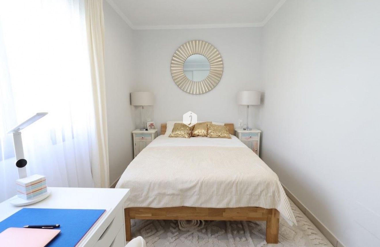 Resale - Duplex -
Orihuela Costa - Costa Blanca