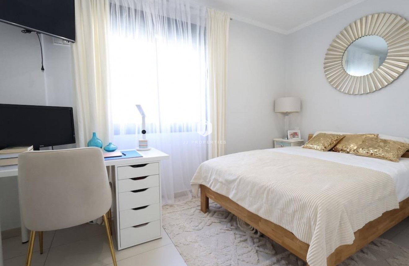 Resale - Duplex -
Orihuela Costa - Costa Blanca