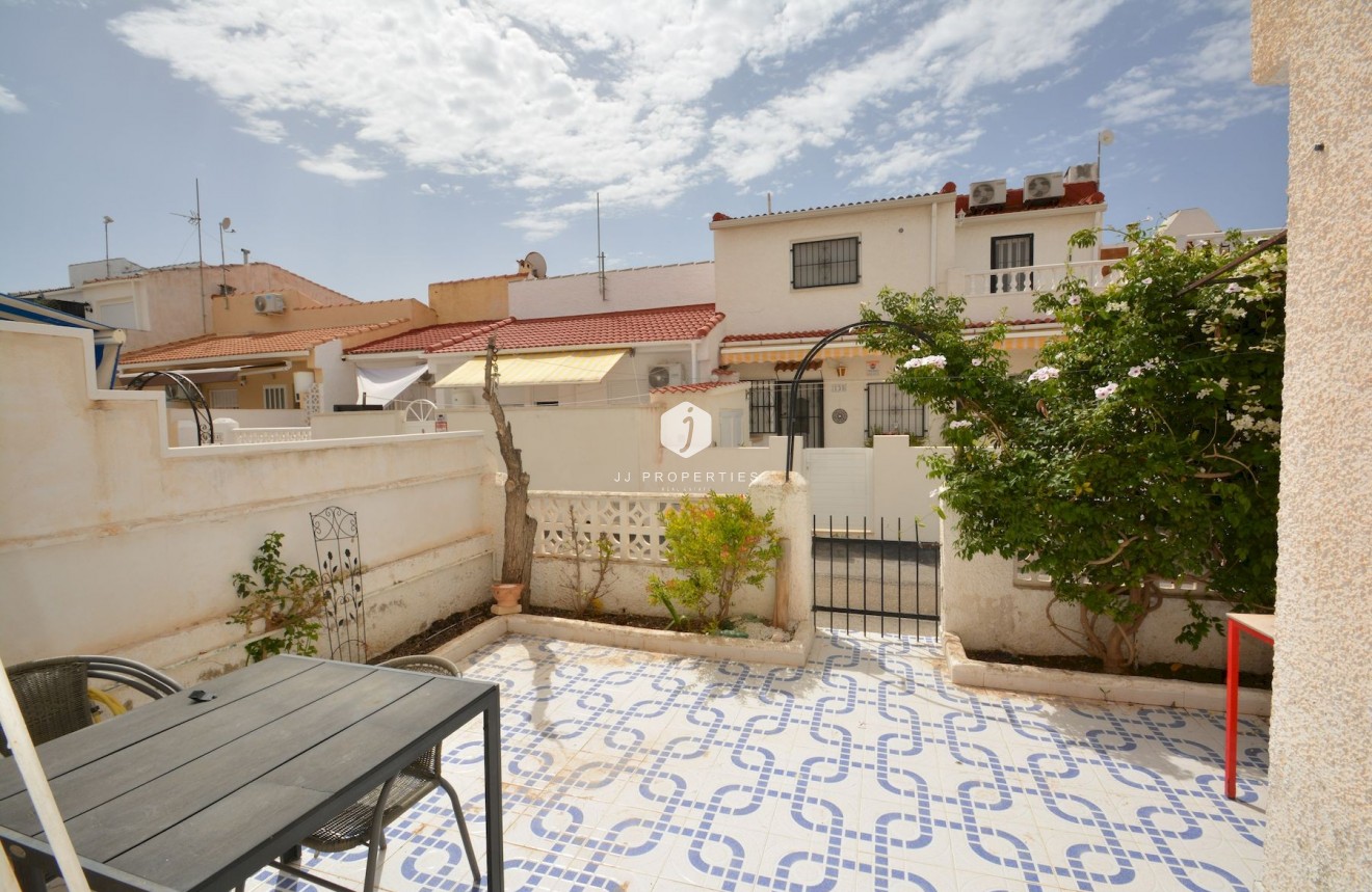 Aus zweiter Hand - Chalet -
Torrevieja - Costa Blanca