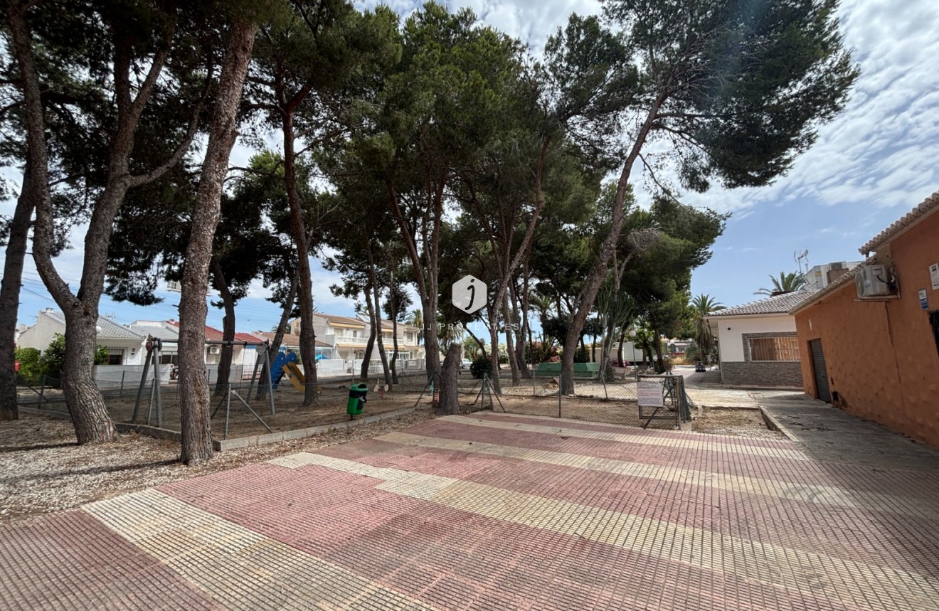Aus zweiter Hand - Chalet -
Torrevieja - Costa Blanca