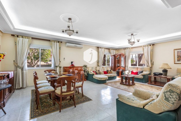 Z drugiej ręki - Villa -
Rojales - Pueblo Bravo