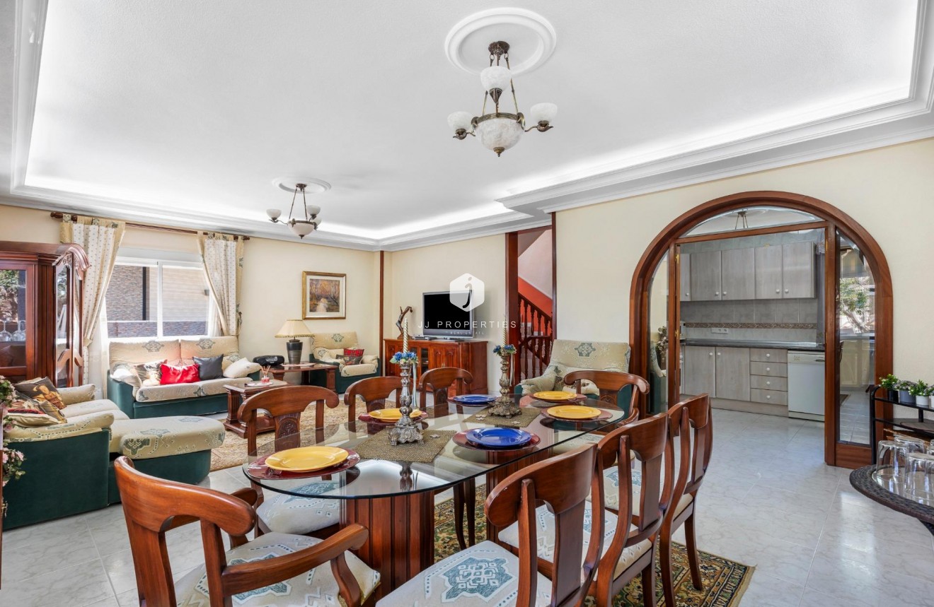 Z drugiej ręki - Villa -
Rojales - Pueblo Bravo