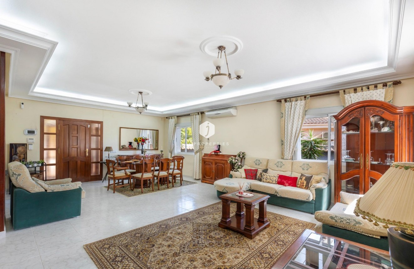 Z drugiej ręki - Villa -
Rojales - Pueblo Bravo