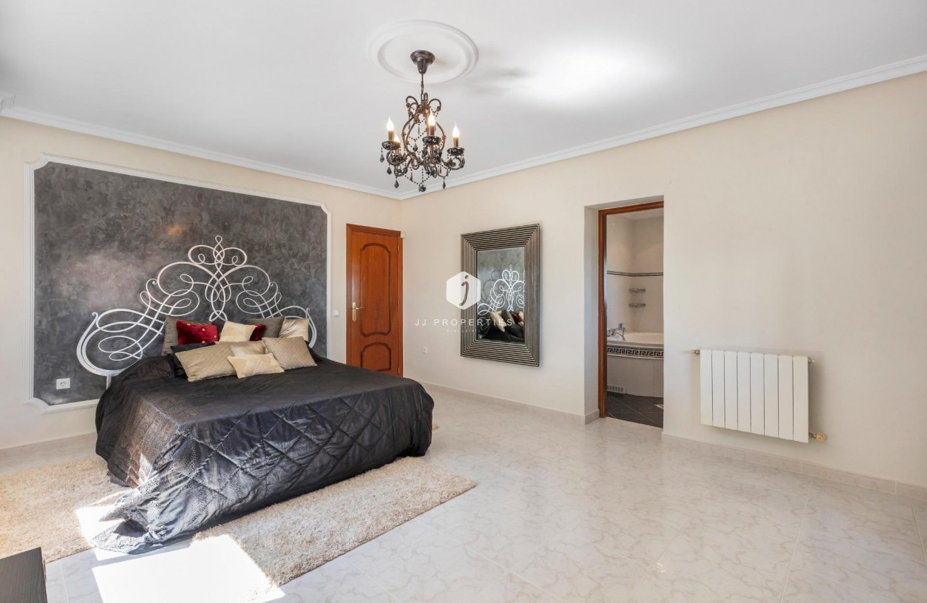 Z drugiej ręki - Villa -
Rojales - Pueblo Bravo